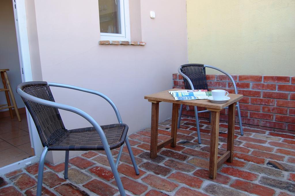 Maya Guesthouse Eger Bagian luar foto